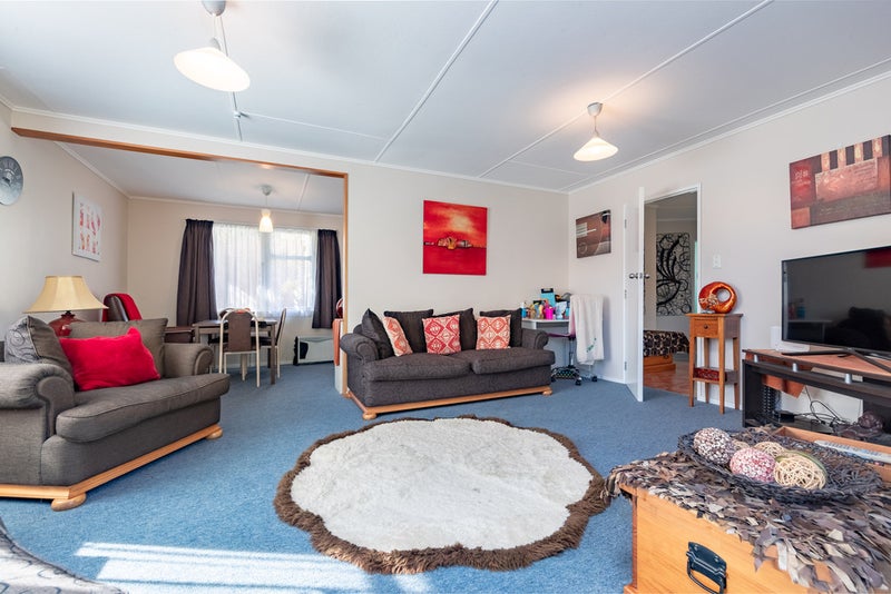 10 Matariki Grove, Wainuiomata, Lower Hutt - Carousel 1