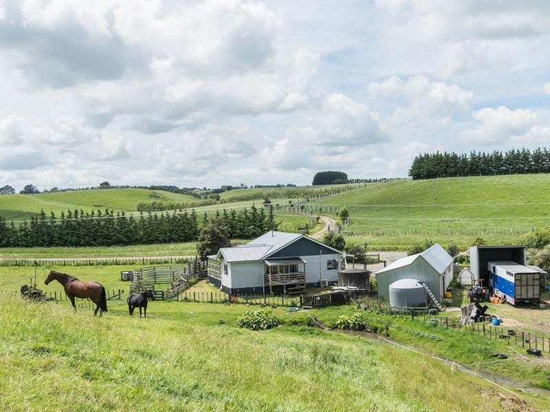 187 Cemetery Road, Sanson, Palmerston North - Carousel 1
