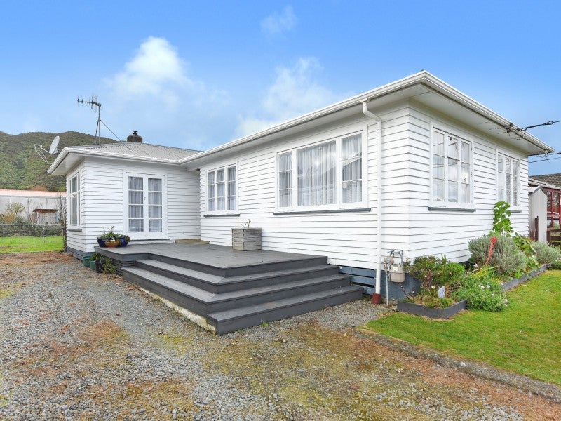 120 Wise Street, Wainuiomata, Lower Hutt - Carousel 1