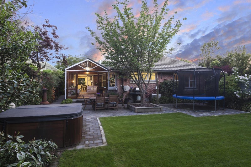 11 Hampton Place, Burnside, Christchurch - Carousel 1