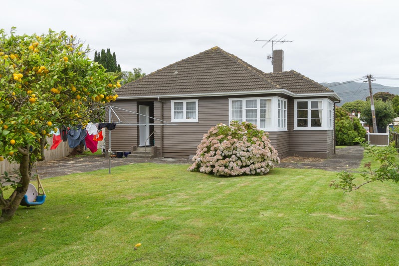 24 Dyer Street, Epuni, Lower Hutt - Carousel 1