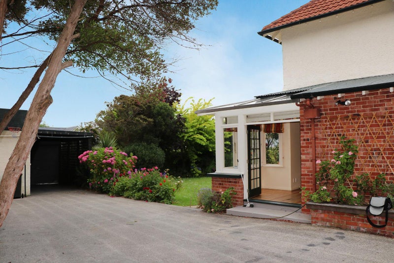 22 Valpy Street, Saint Clair, Dunedin - Carousel 2