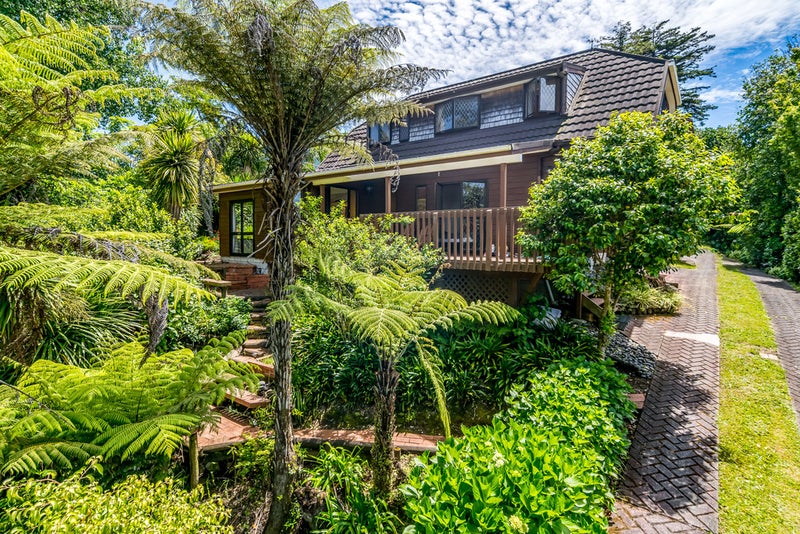 72A Beach Road, Mellons Bay, Auckland - Carousel 1