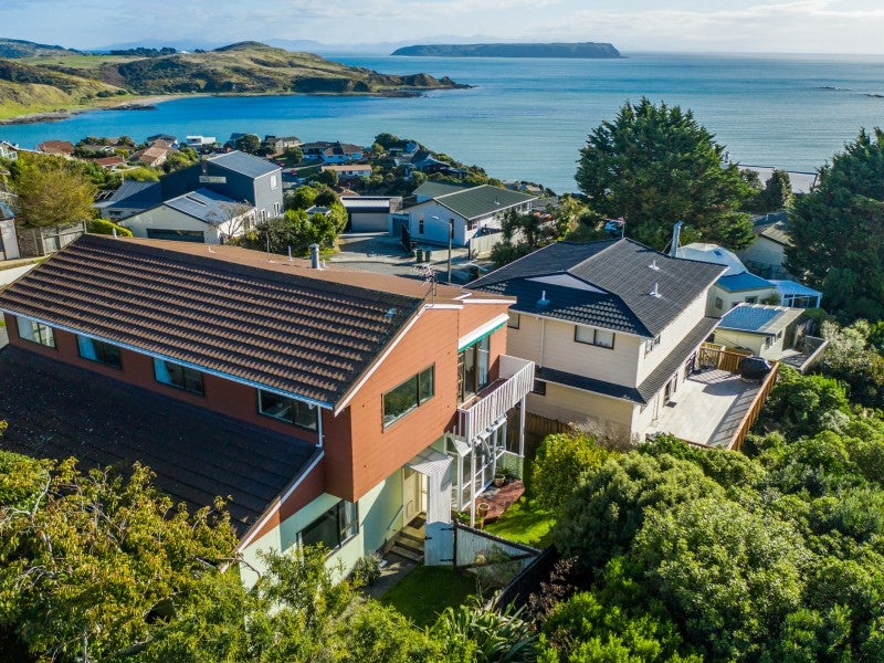 10 Tremaine Place, Camborne, Porirua - Carousel 2