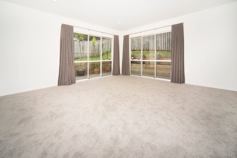 2/25 Regency Place, Sunnynook, Auckland - Carousel 2