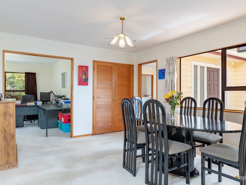 16 Kinnel Grove, Papakowhai, Porirua - Carousel 2