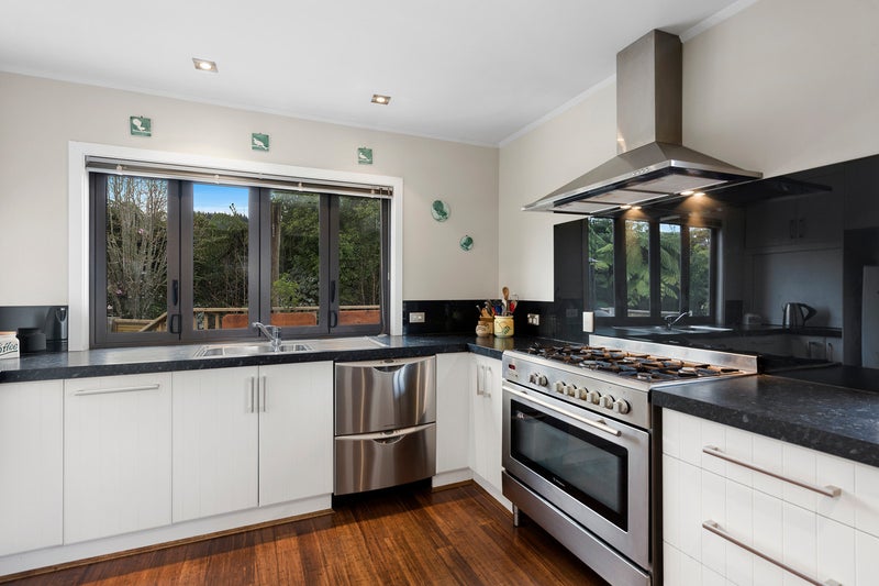 100 Emerald Hill Drive, Birchville, Upper Hutt - Carousel 2