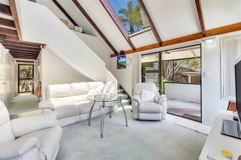 58 Topliss Drive, Northcross, Auckland - Carousel 2