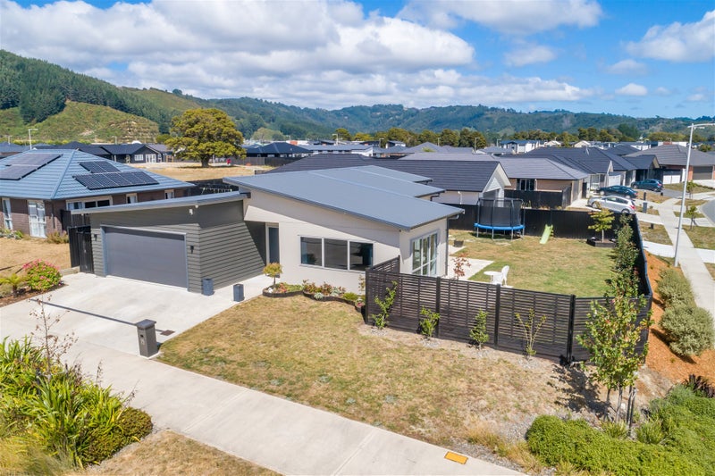 15 Hopkirk Avenue, Wallaceville, Upper Hutt - Carousel 2