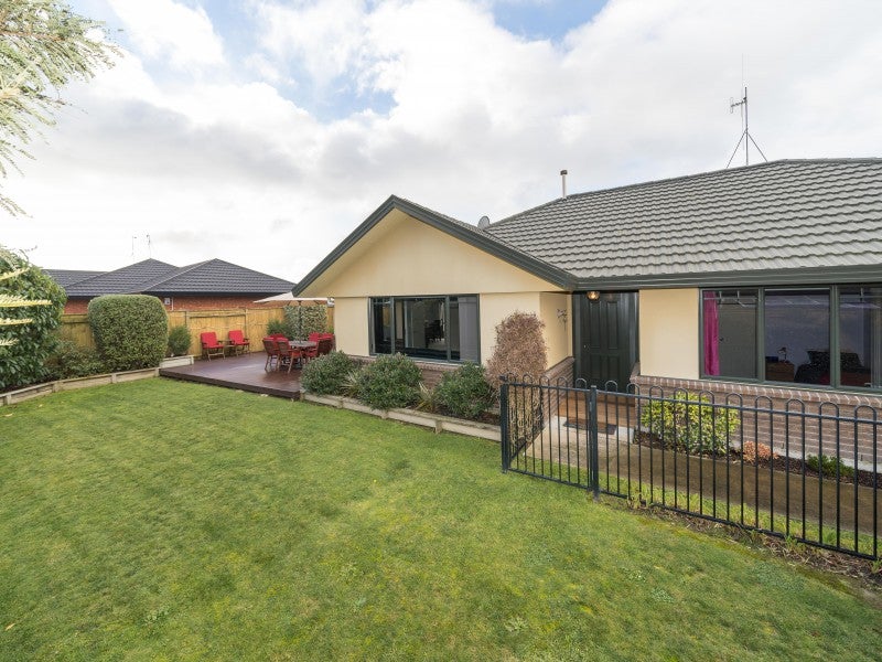 5 Cleveland Heights, Kelvin Grove, Palmerston North - Carousel 17