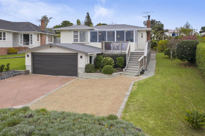 48 Tiroroa Avenue, Te Atatu South, Auckland - Carousel 1