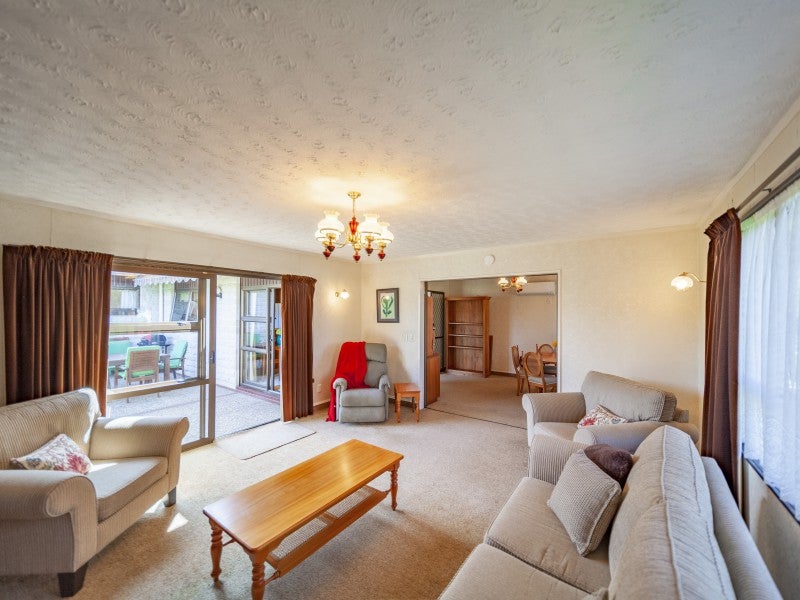 34 Perry Crescent, Greenmeadows, Napier - Carousel 2