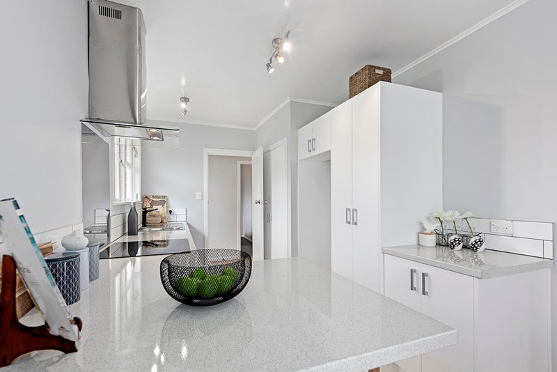 8 Tiwakawaka Grove, Heretaunga, Upper Hutt - Carousel 2