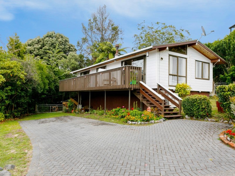 5 Brunette Drive, Acacia Bay, Taupo - Carousel 1