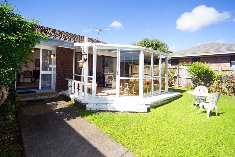 2/9 Raddock Place, Farm Cove, Auckland - Carousel 2