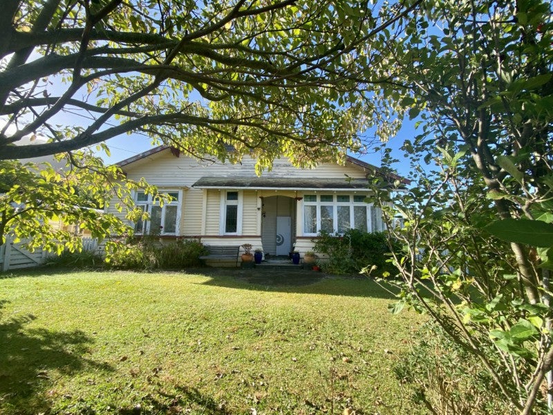 35 Ema Street, Te Aroha, Te Aroha - Carousel 1