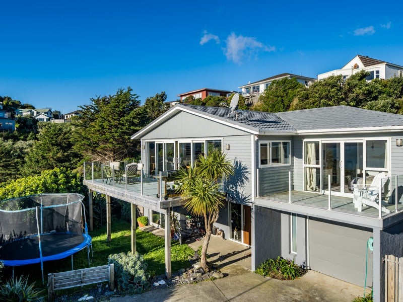 12 Ettrick Grove, Papakowhai, Porirua - Carousel 2