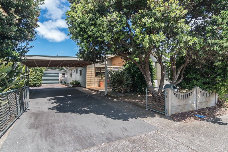 20 Reeves Street, Waikanae Beach, Waikanae - Carousel 1