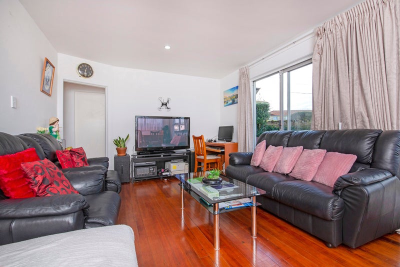 2/63 Mellons Bay Road, Mellons Bay, Auckland - Carousel 1