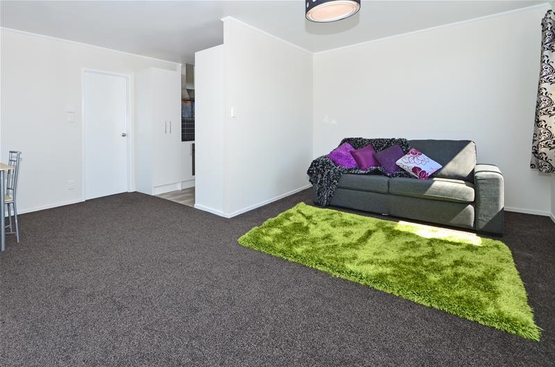 2/4 Silver Creek Road, Weymouth, Auckland - Carousel 2