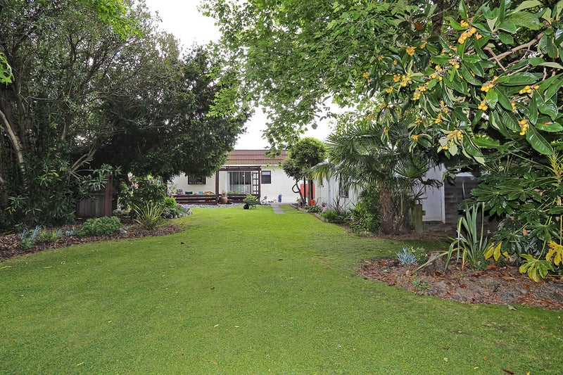 212 Mayfair Avenue, Mayfair, Hastings - Carousel 1