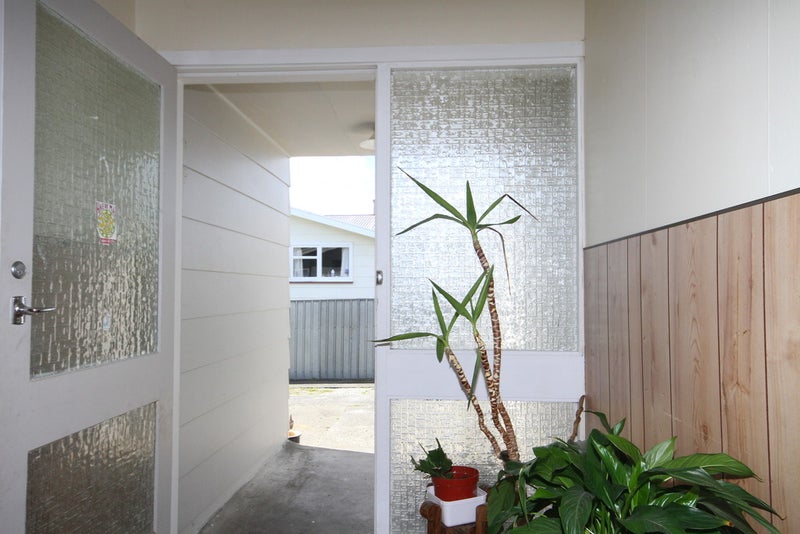 32 Hackett Street, Whanganui East, Whanganui - Carousel 2