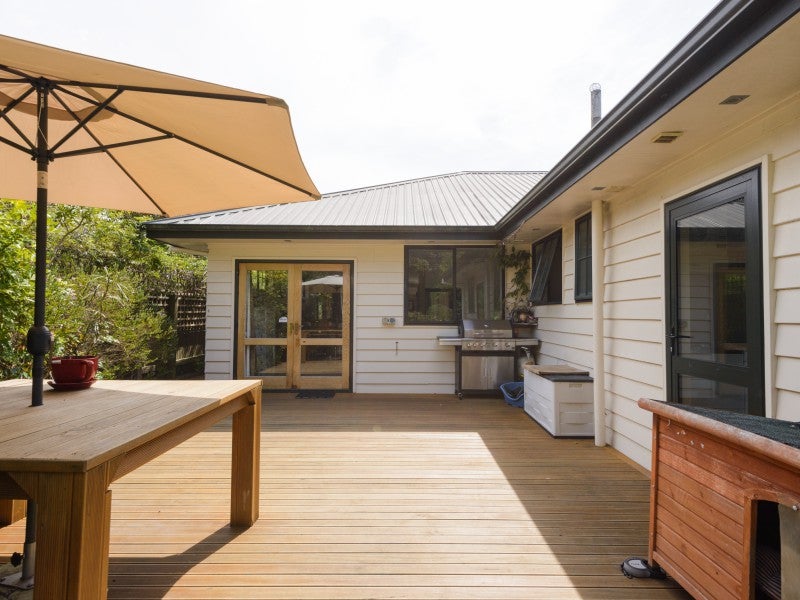 70 Buick Crescent, Awapuni, Palmerston North - Carousel 1