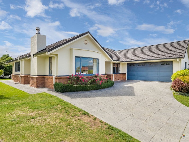 6 Kirton Drive, Riverstone Terraces, Upper Hutt - Carousel 2