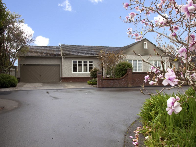 15 Fraser Court, Roslyn, Palmerston North - Carousel 1