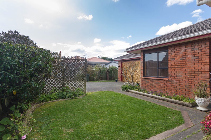 24A Saint Ronans Avenue, Waterloo, Lower Hutt - Carousel 24