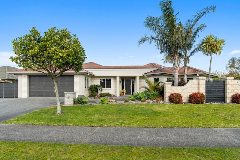 2 Oriental Parade, Papamoa Beach, Papamoa - Carousel 1