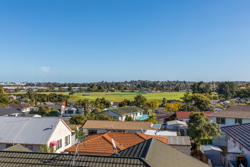 30B Lewisham Street, Highland Park, Auckland - Carousel 2