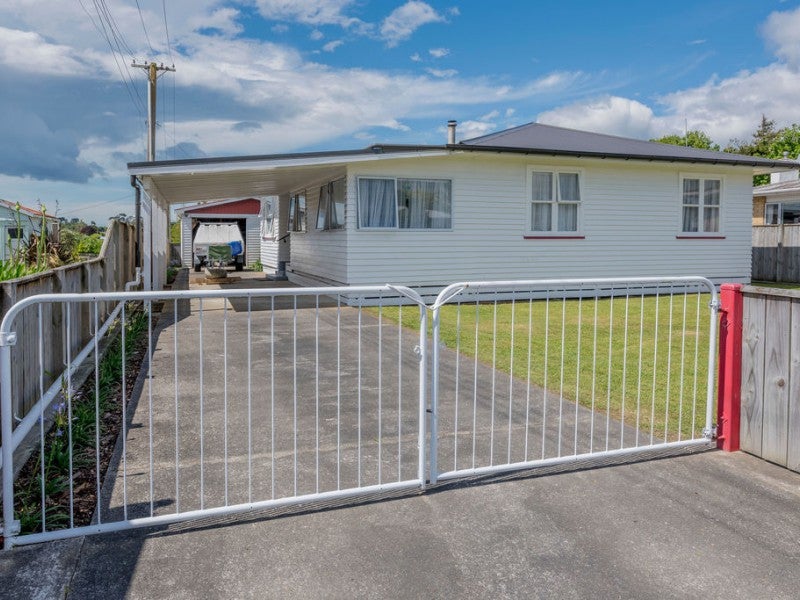 80A Waerenga RD, Otaki Railway - Carousel 22