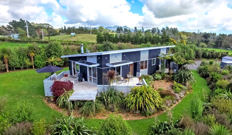 1291 Carrington Road, Hurworth, New Plymouth - Carousel 1