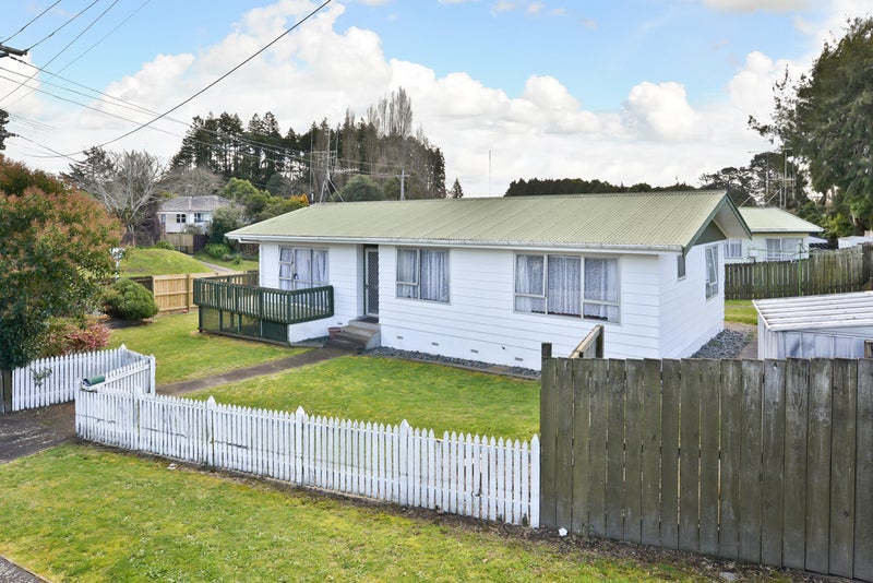 79 Peacockes Road, Fitzroy, Hamilton - Carousel 1