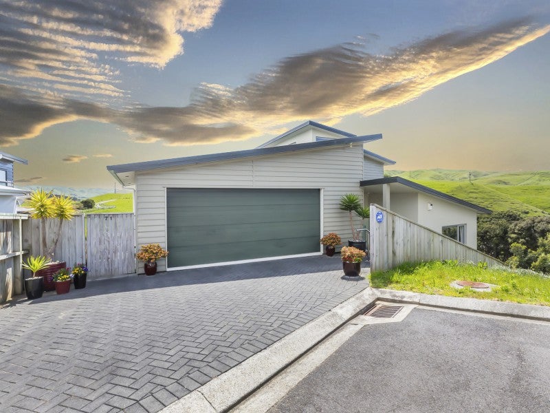 71 Saint Ives Drive, Camborne, Porirua - Carousel 2