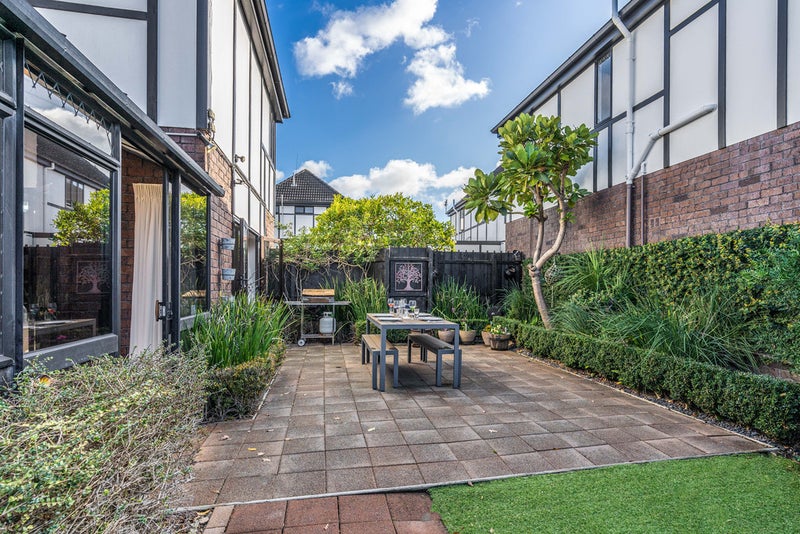 2/67 Brighton Road, Parnell, Auckland - Carousel 2