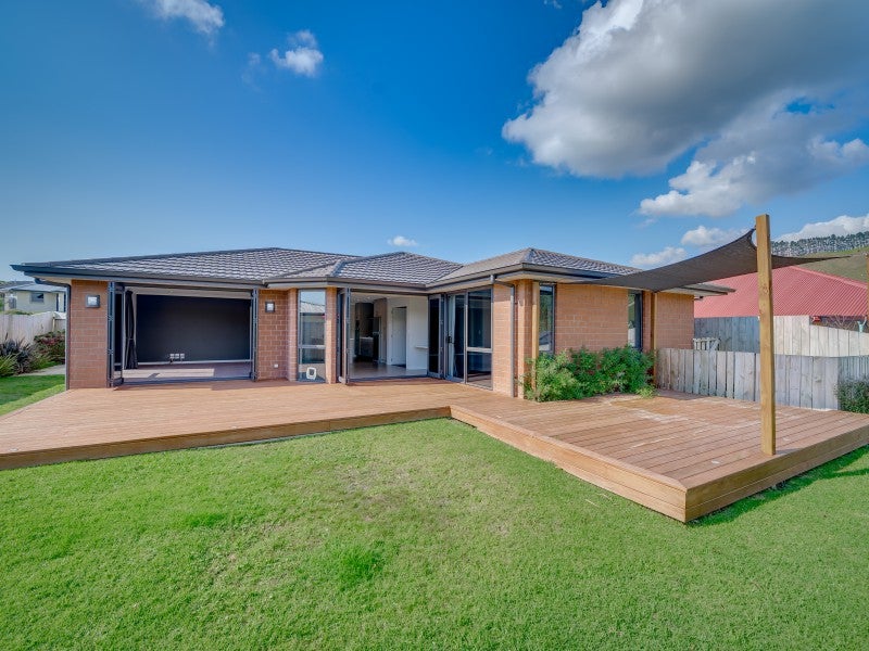 35 Bryan Gallagher Place, Welcome Bay, Tauranga - Carousel 1