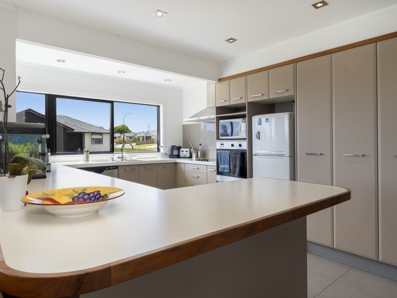 28 CHARLOTTE DRIVE, Omokoroa, Western Bay Of Plenty - Carousel 2