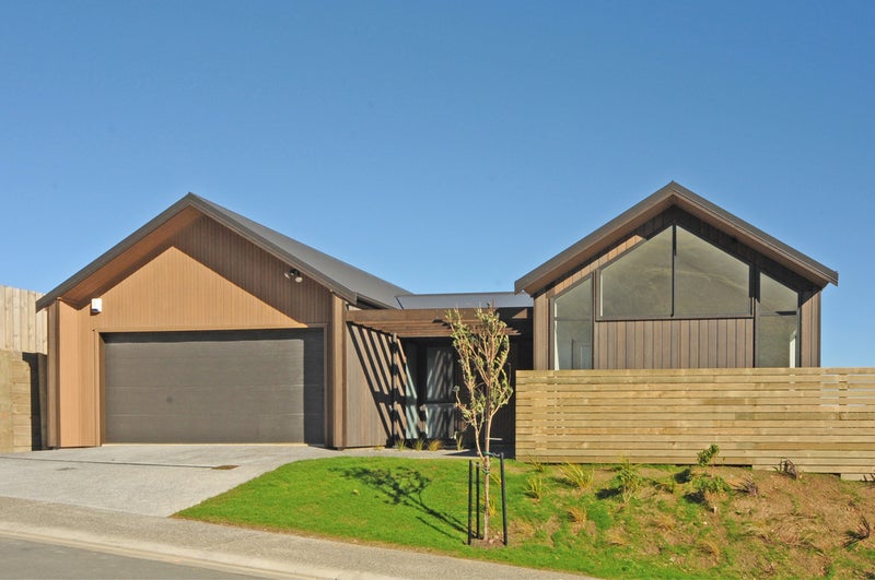 14 Red Beech Avenue, Woodridge, Wellington - Carousel 1