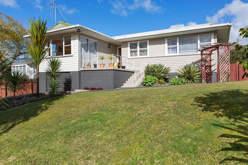 11 Winston Street, Tikipunga, Whangarei - Carousel 1