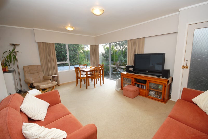 1/19 Capilano Place, Glenfield, Auckland - Carousel 1