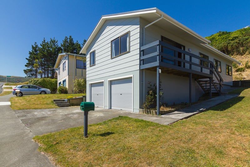 22 Kaitangata Crescent, Kelson, Lower Hutt - Carousel 1