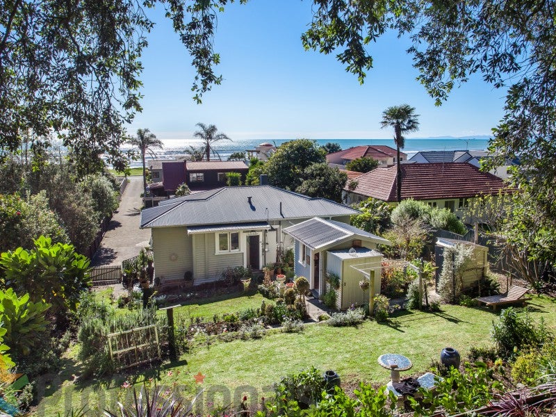 2/13 West End Road, Ohope - Carousel 23