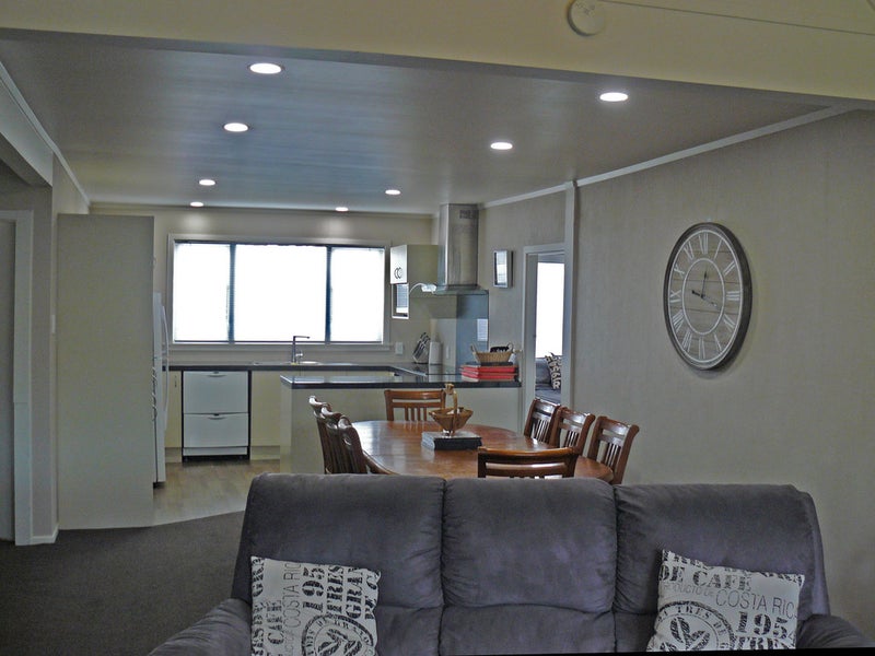 6 Farnworth Avenue, Holdens Bay, Rotorua - Carousel 2