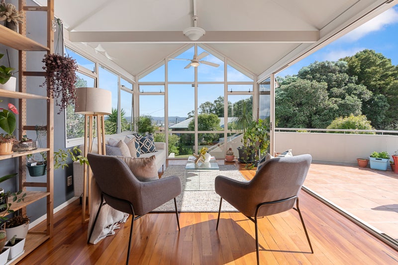 10 Pinewood Street, Avondale, Auckland - Carousel 1
