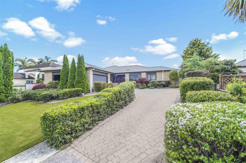 4 Keswick Crescent, Huntington, Hamilton - Carousel 1