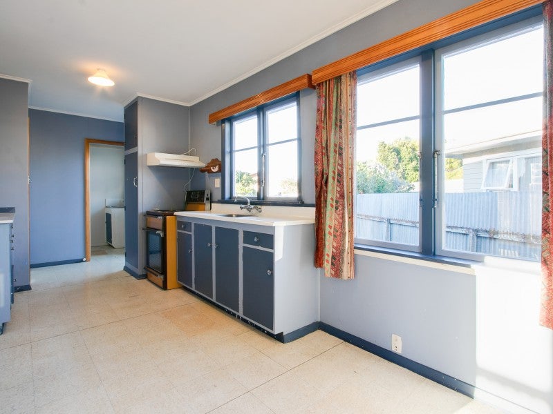 16 Allen Berry Avenue, Pirimai, Napier - Carousel 1