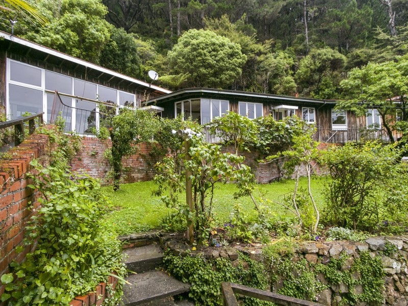 9 Waerenga Road, Days Bay, Lower Hutt - Carousel 2