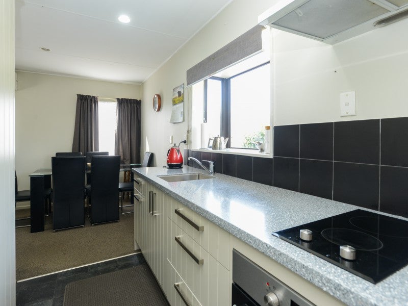 1112 Francis Hicks Avenue, Camberley, Hastings - Carousel 2